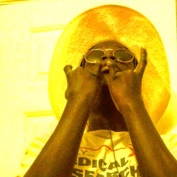 Meet your Posher, Tamba - Picture 1 of 1